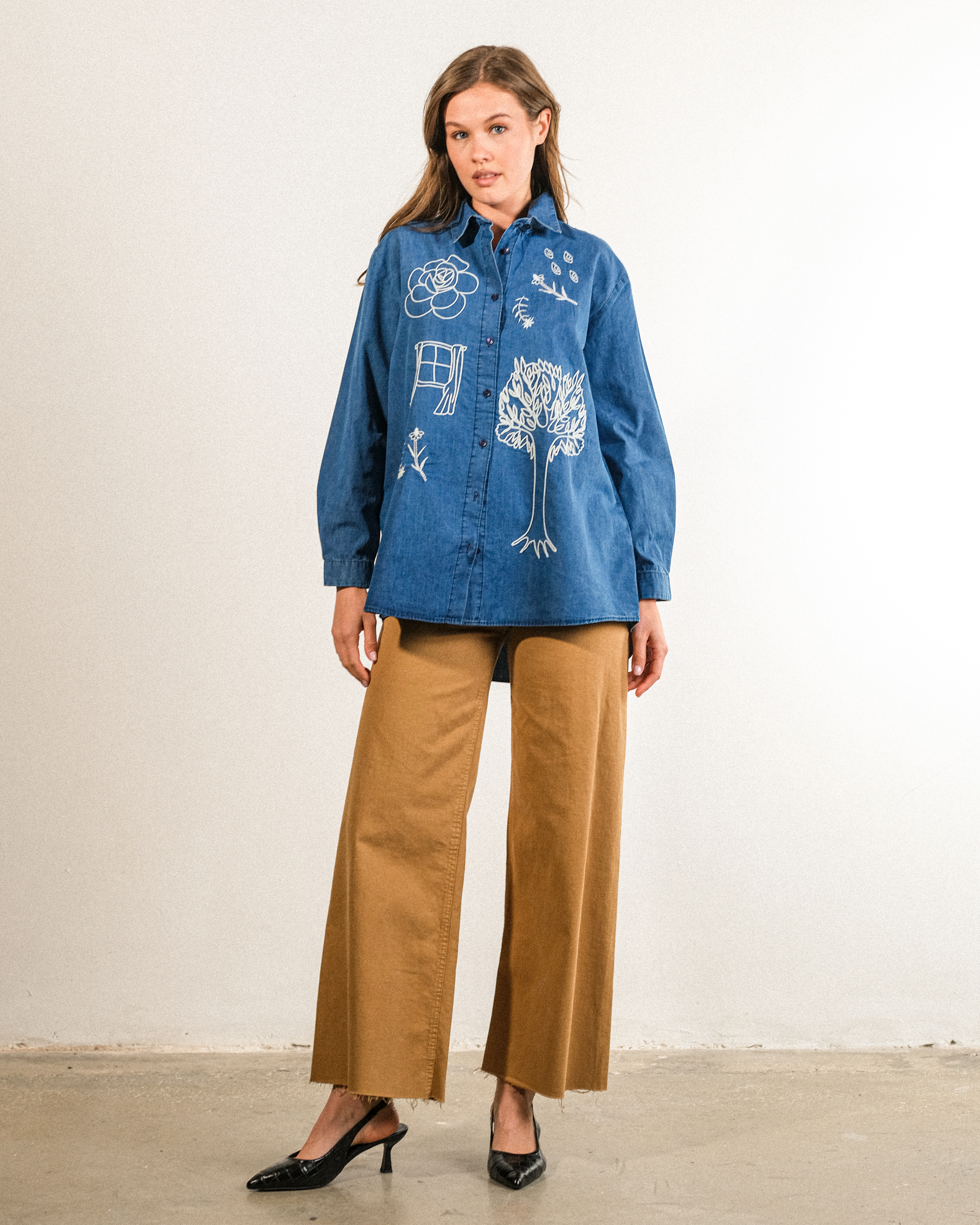 Nakışlı%20Kot%20Kumaş%20Oversize%20Kadın%20Gömlek