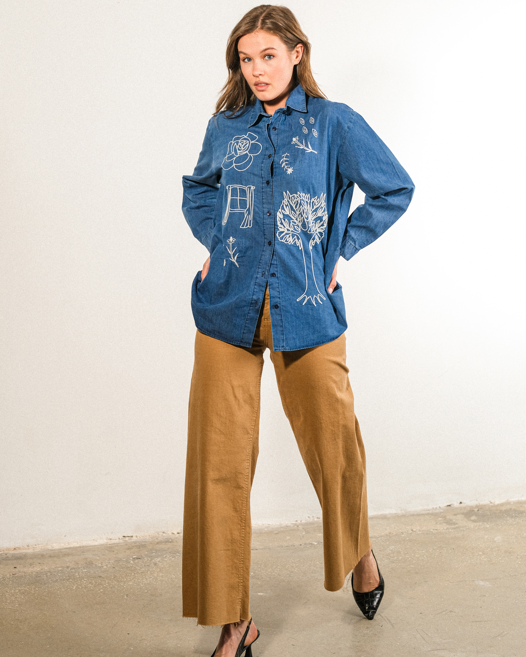 Nakışlı%20Kot%20Kumaş%20Oversize%20Kadın%20Gömlek