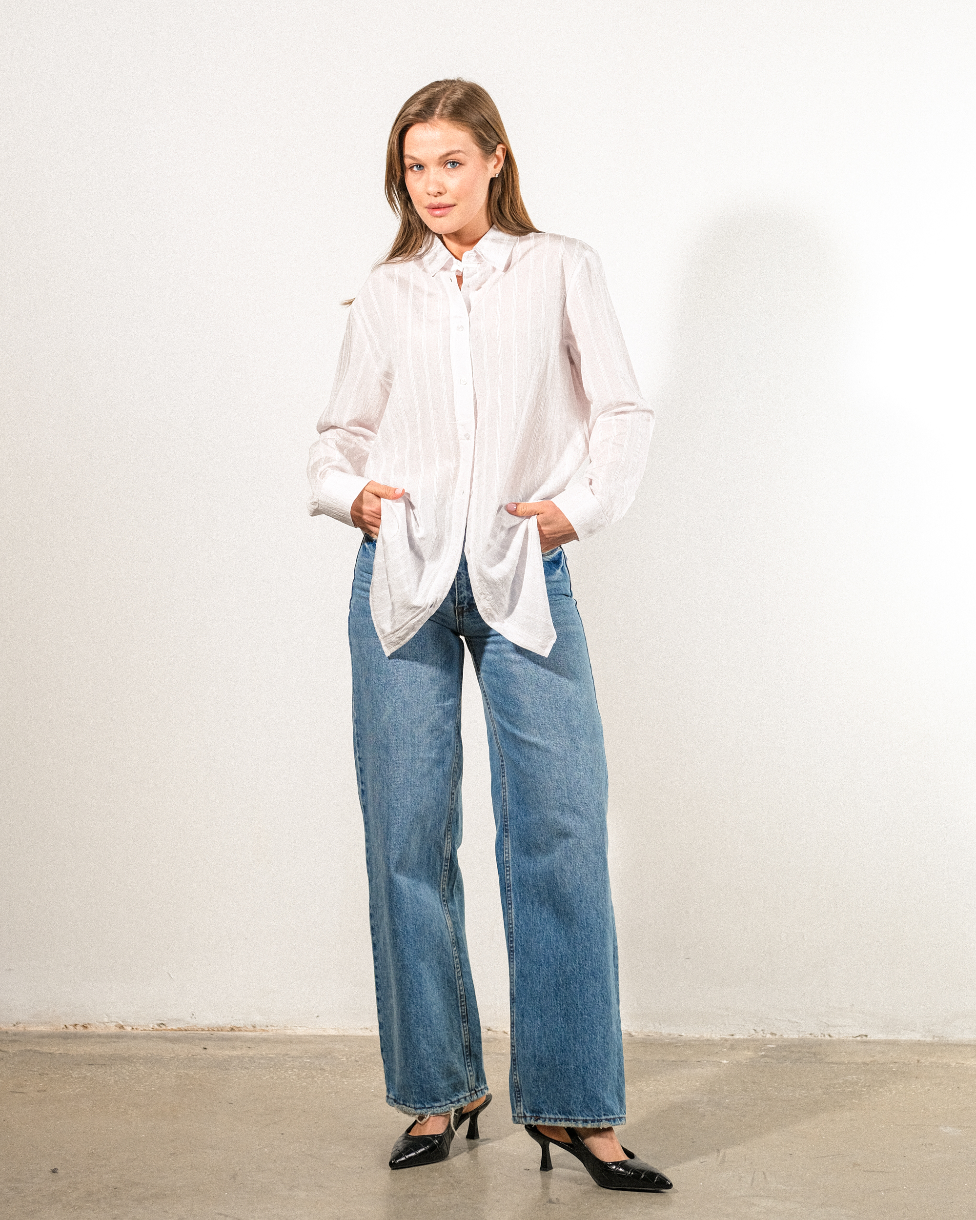 Kendinden%20Çizgi%20Desenli%20Oversize%20Kadın%20Gömlek