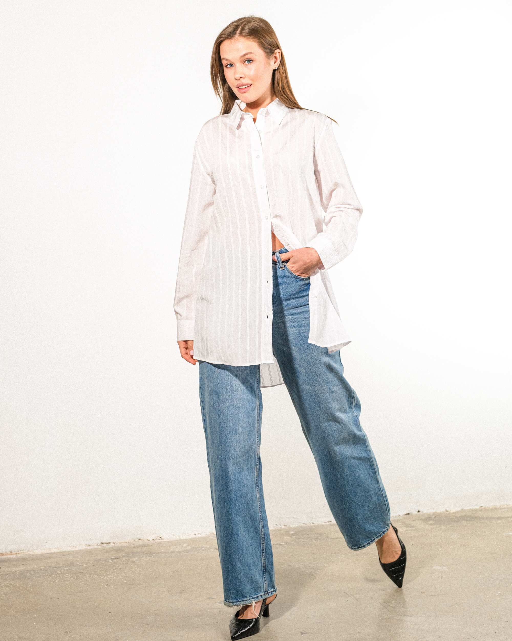 Kendinden%20Çizgi%20Desenli%20Oversize%20Kadın%20Gömlek