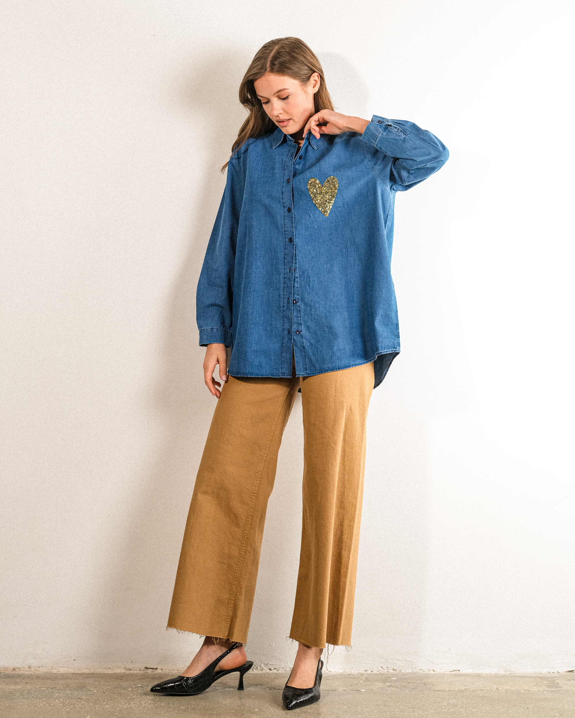 Nakışlı%20Kot%20Kumaş%20Oversize%20Kadın%20Gömlek