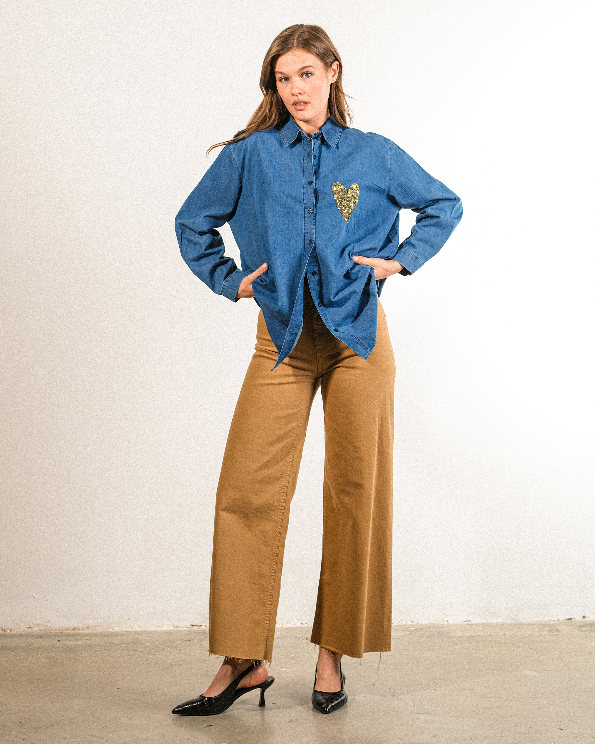 Nakışlı%20Kot%20Kumaş%20Oversize%20Kadın%20Gömlek
