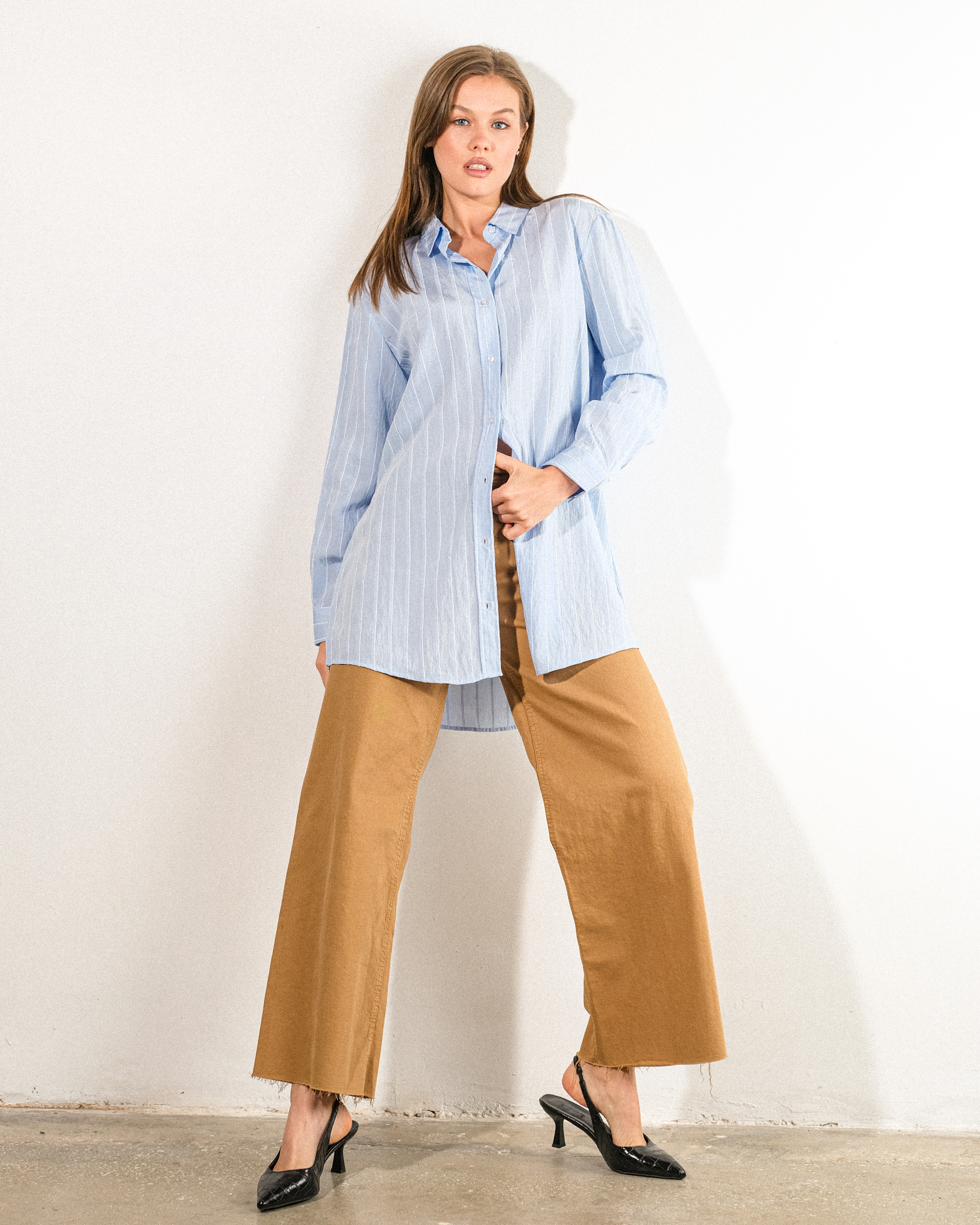 Kendinden%20Çizgi%20Desenli%20Oversize%20Kadın%20Gömlek