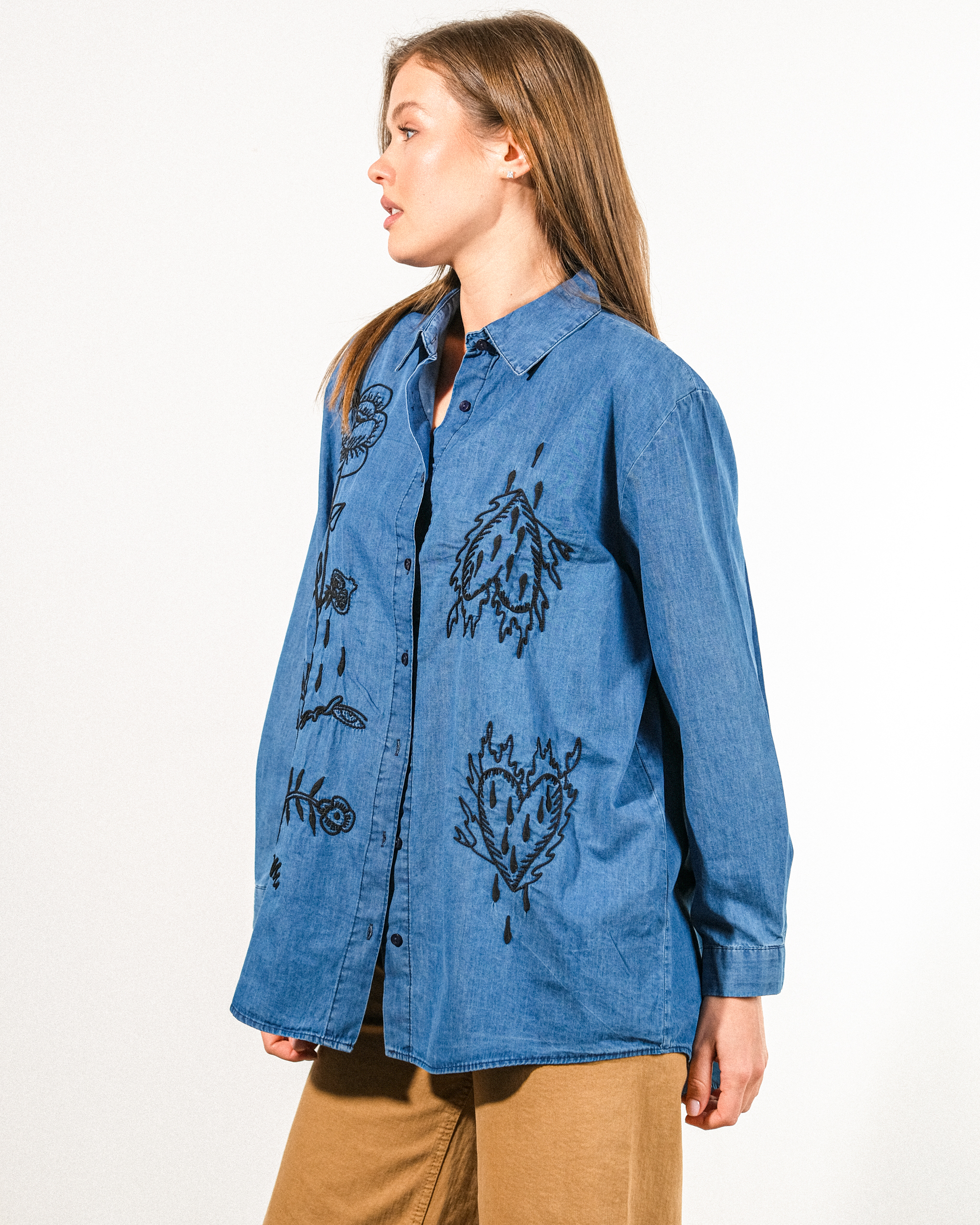 Nakışlı%20Kot%20Kumaş%20Oversize%20Kadın%20Gömlek